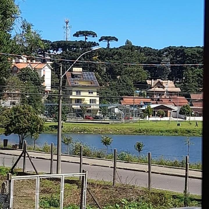Casa Ampla Com Lareira E Churrasqueira Canela Luaran gambar