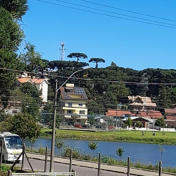 Casa Ampla Com Lareira E Churrasqueira Canela Luaran gambar